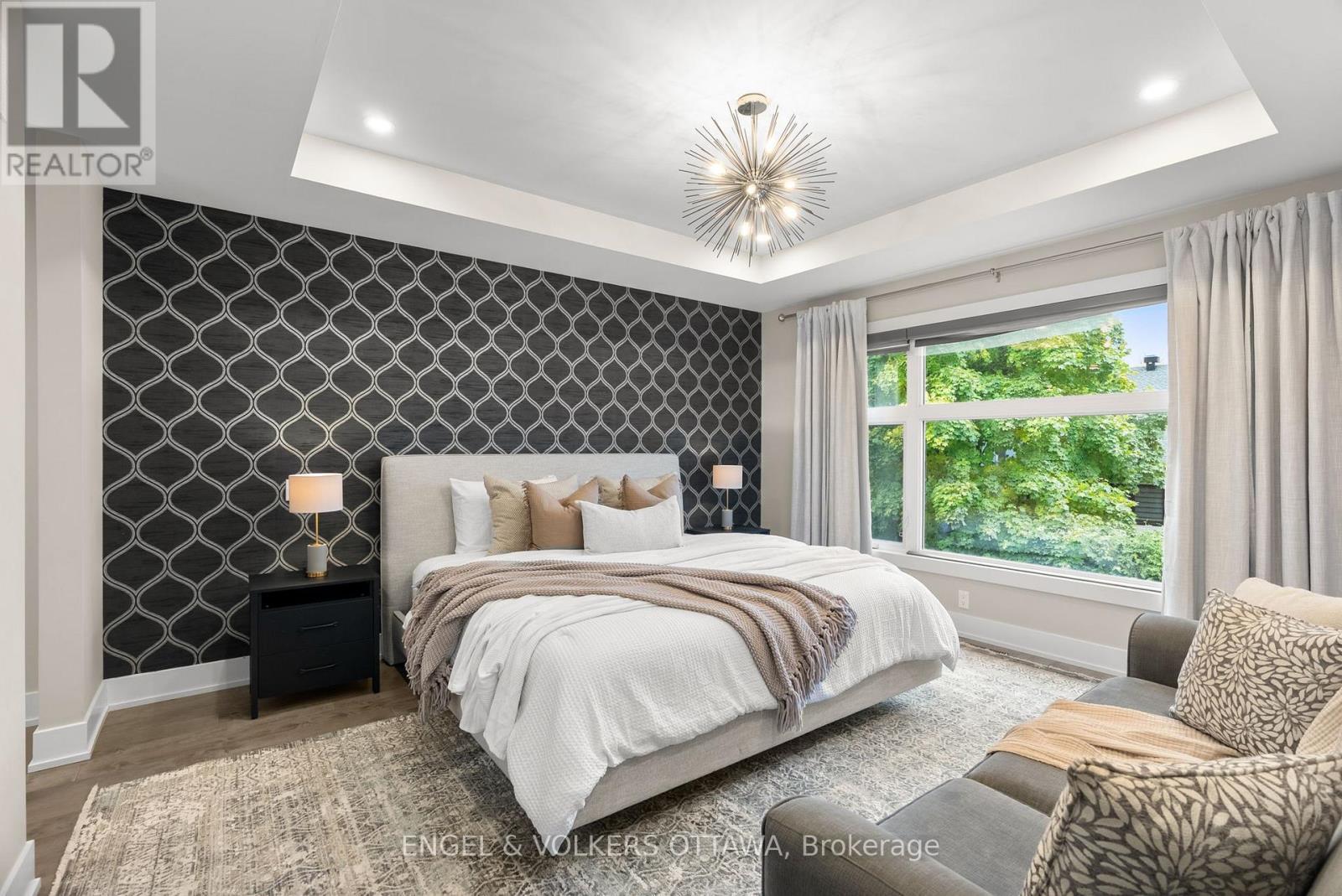 190 Northwestern Avenue, Ottawa, ON - Indoor Photo Showing Bedroom