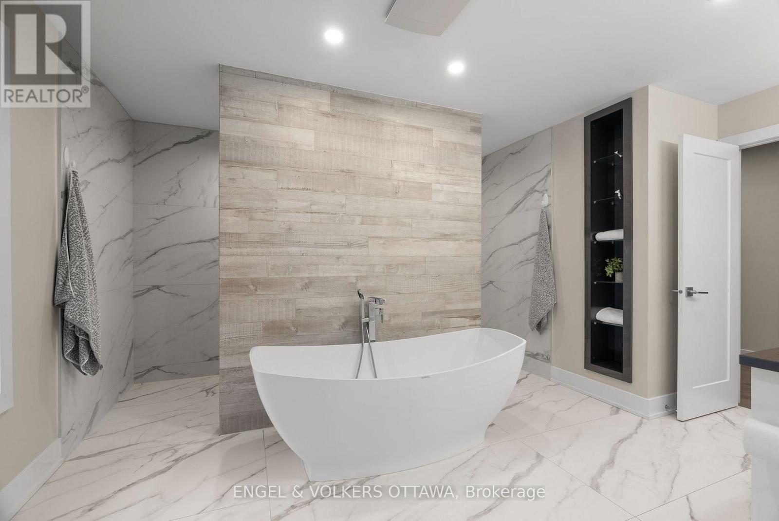 190 Northwestern Avenue, Ottawa, ON - Indoor Photo Showing Bathroom