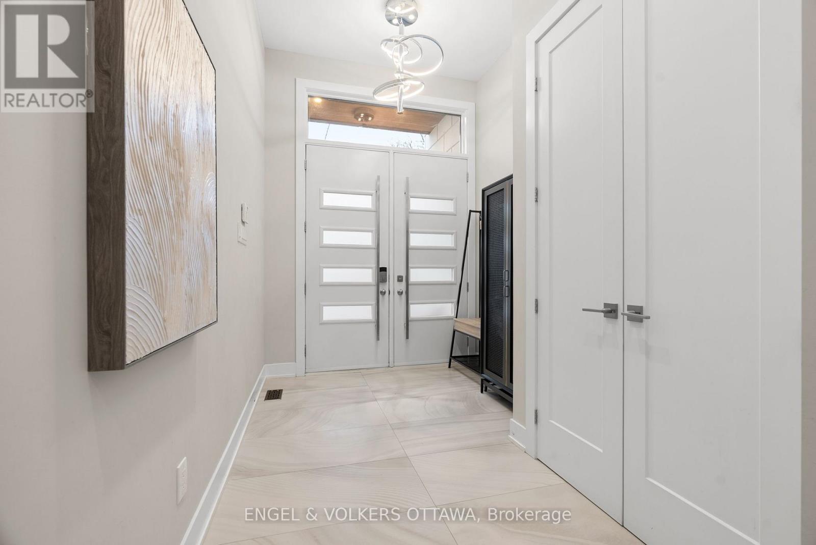 190 Northwestern Avenue, Ottawa, ON - Indoor Photo Showing Other Room