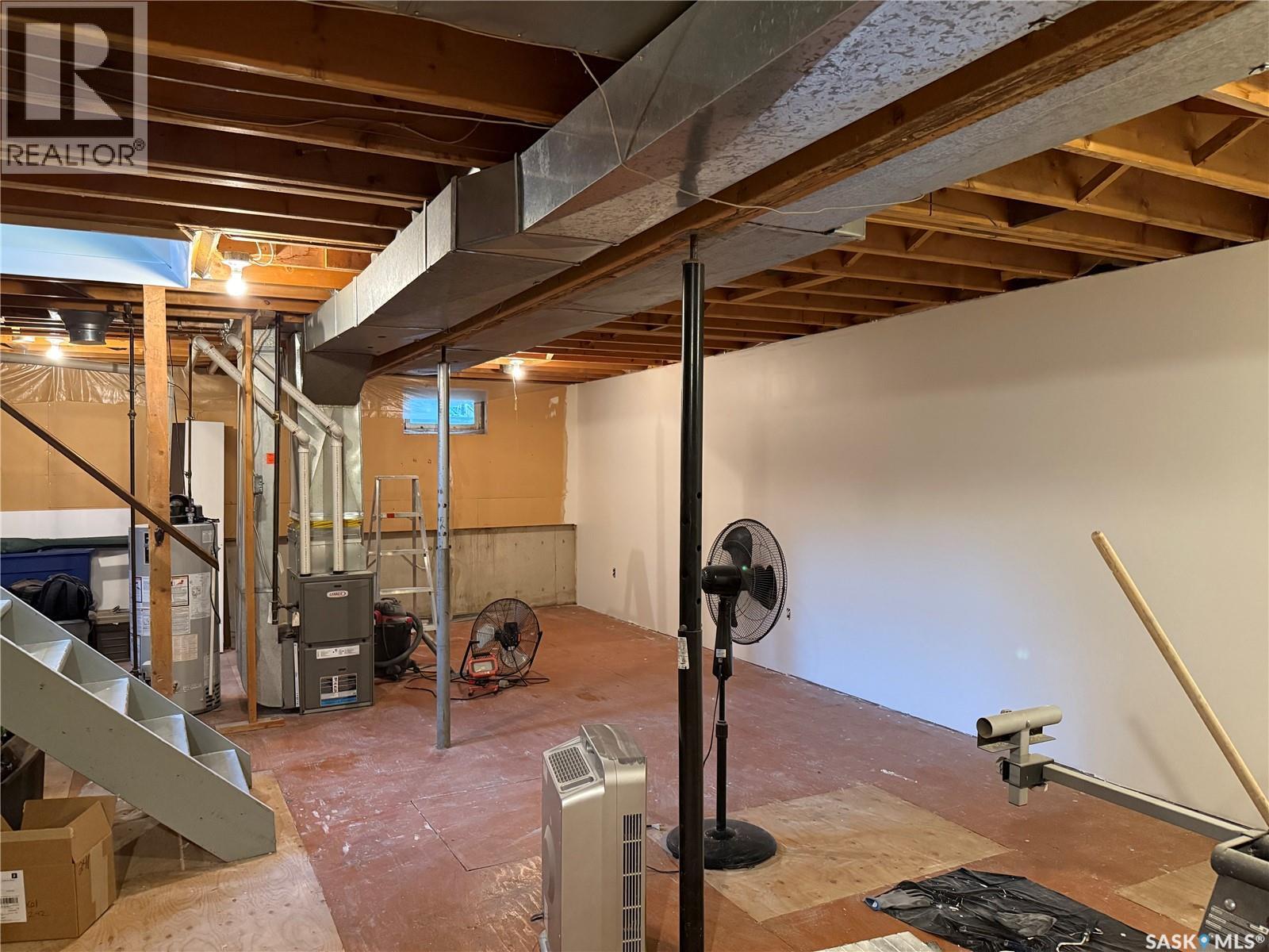 912 Larson Crescent, Eston, SK - Indoor Photo Showing Basement