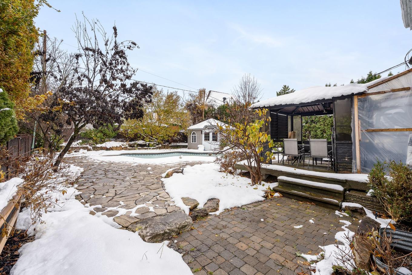 Cour - 1245 Boul. Mattawa, Laval (Fabreville), QC - Outdoor