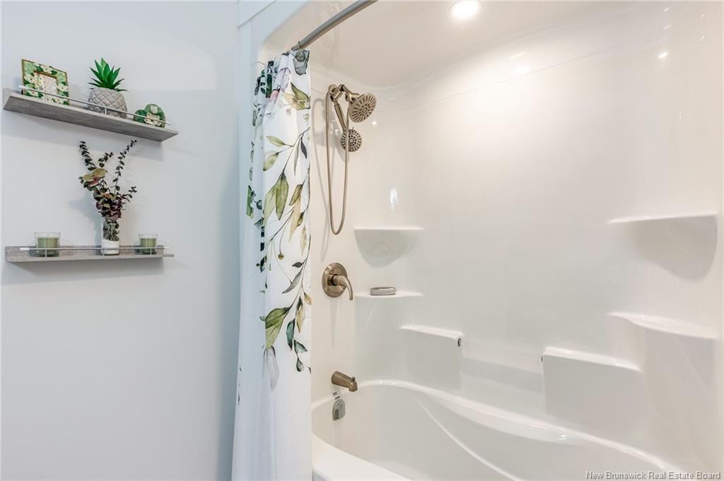 102-79 Mapleview Dr, Hampton, NB