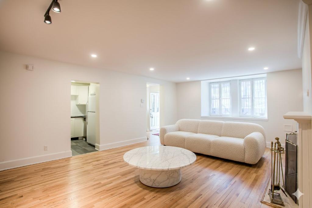 Salon - 3485 Rue Durocher, Montréal (Le Plateau-Mont-Royal), QC - Indoor Photo Showing Living Room