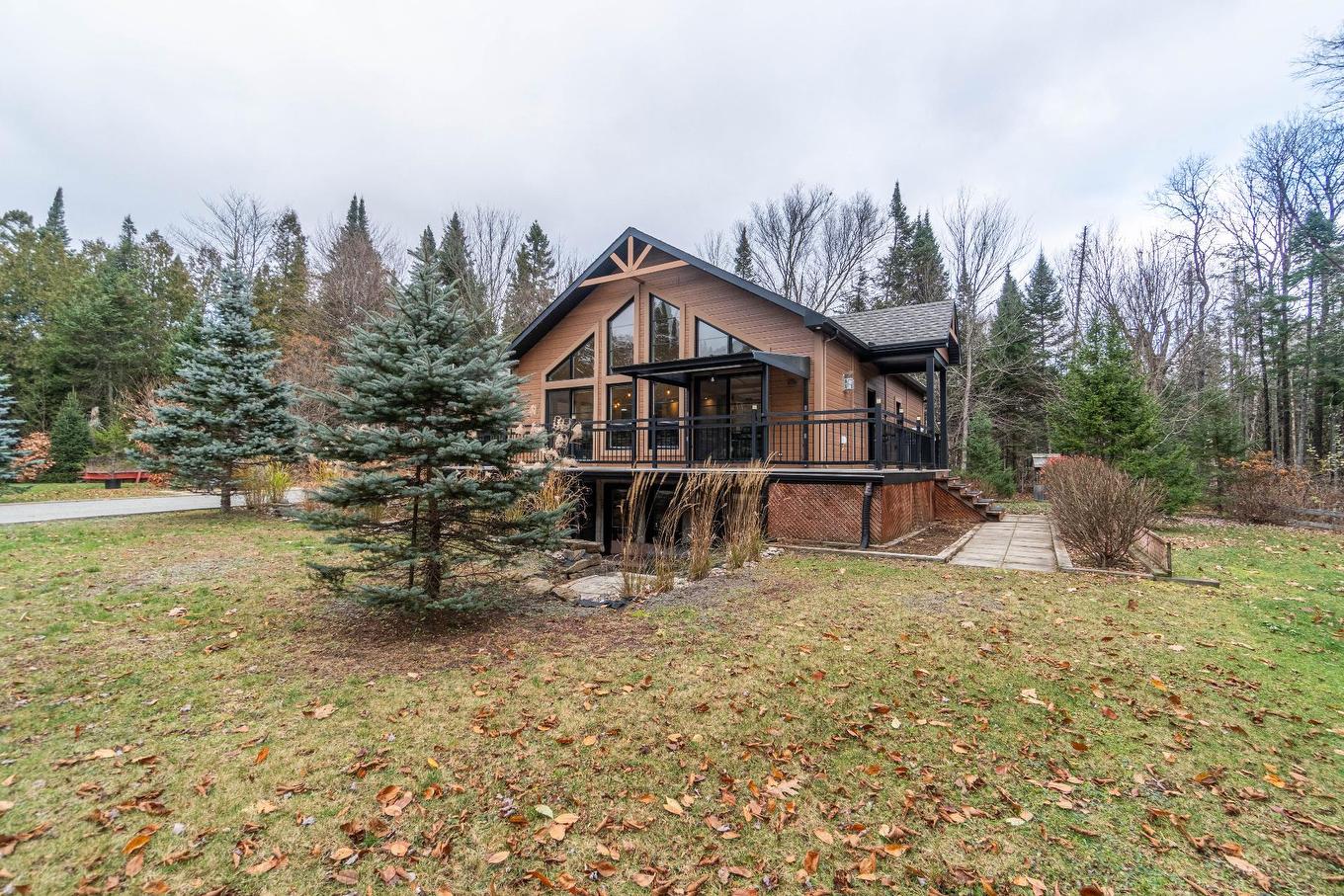 Frontage - 120 Ch. Du Faubourg, Mont-Tremblant, QC - Outdoor