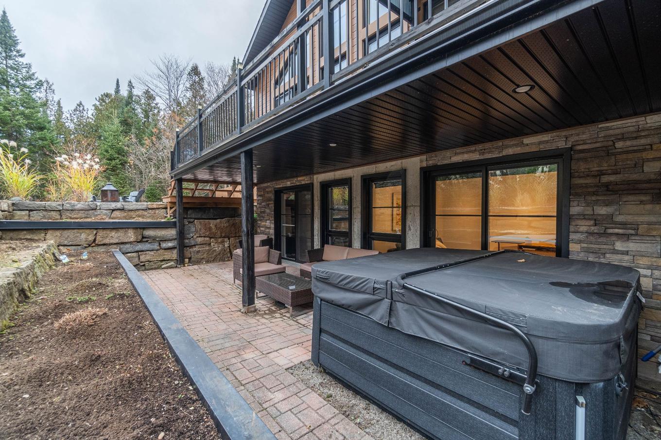 Hot tub - 120 Ch. Du Faubourg, Mont-Tremblant, QC - Outdoor With Exterior