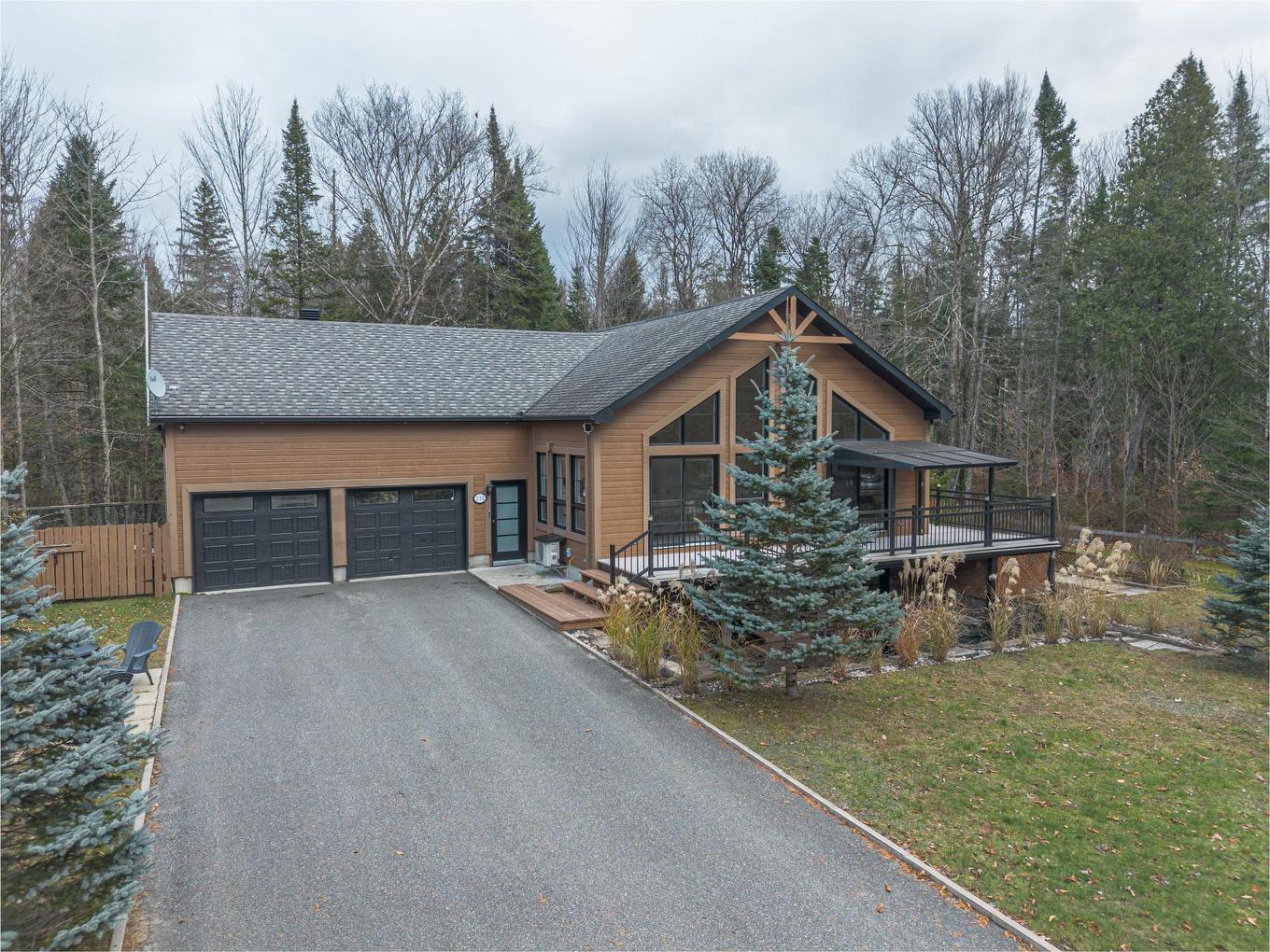 Frontage - 120 Ch. Du Faubourg, Mont-Tremblant, QC - Outdoor