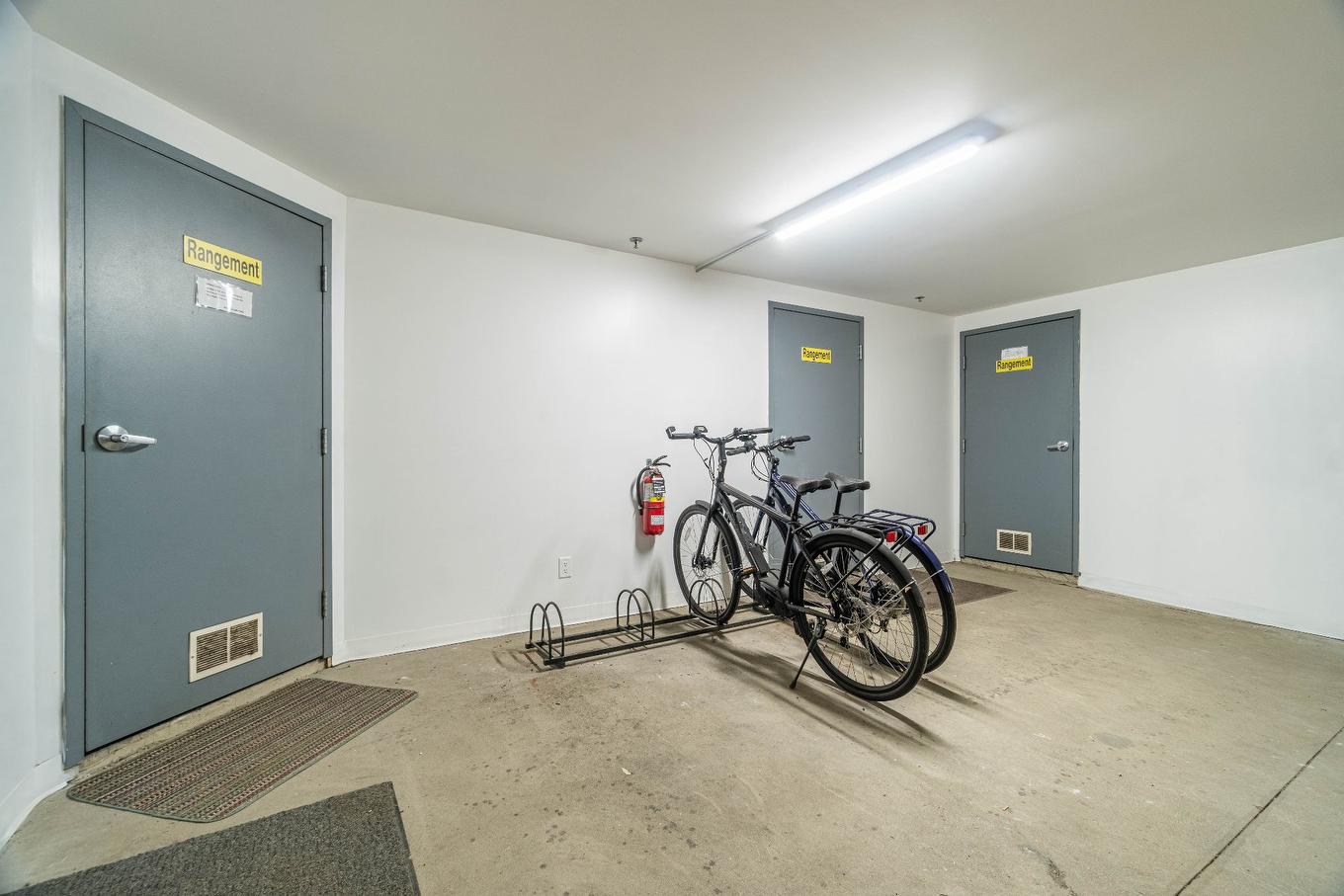 Garage - 205-145 Rue Du Ruisseau-Clair, Mont-Tremblant, QC - Indoor Photo Showing Gym Room