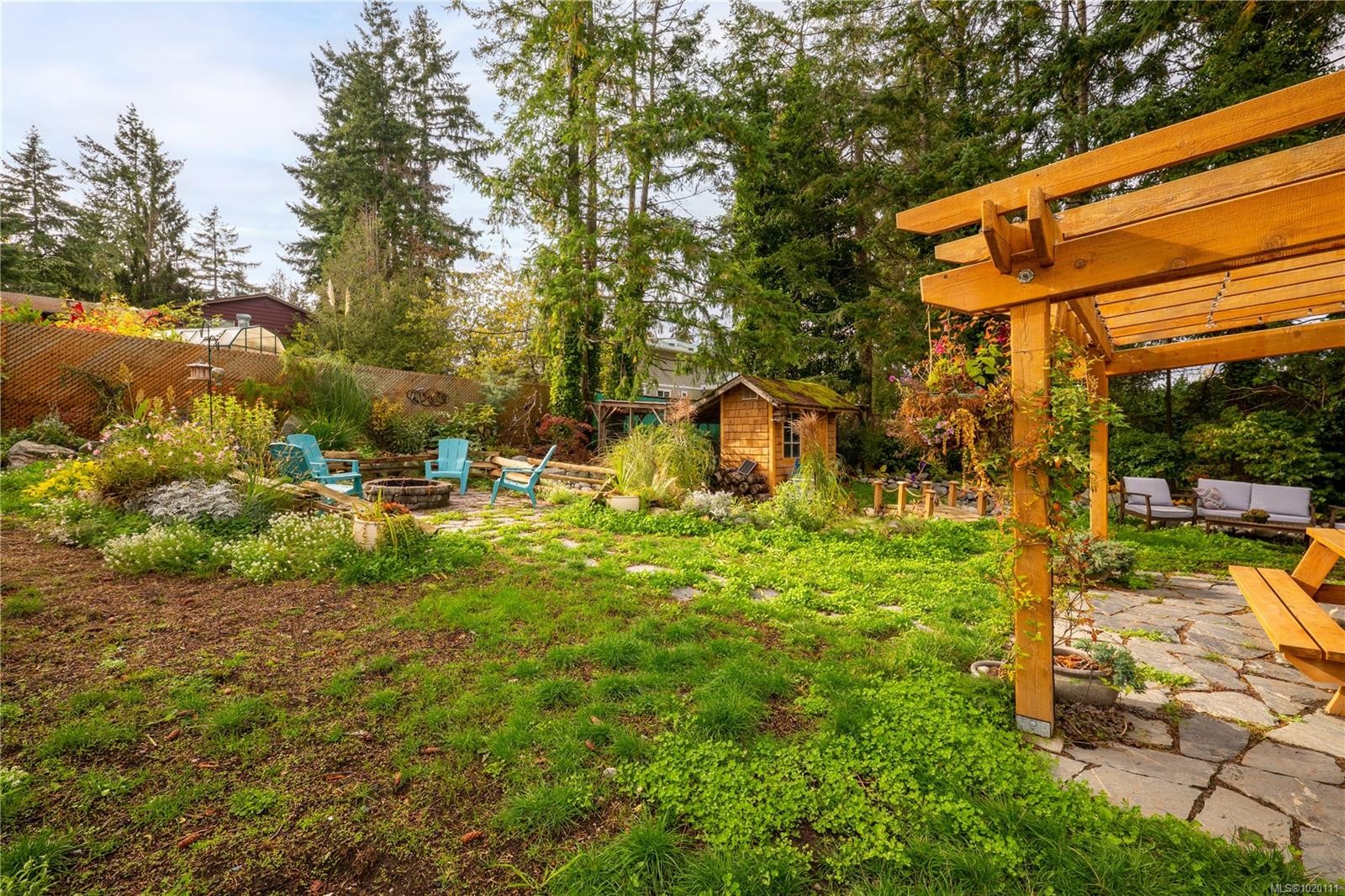 6869 Philip Rd, Lantzville, BC