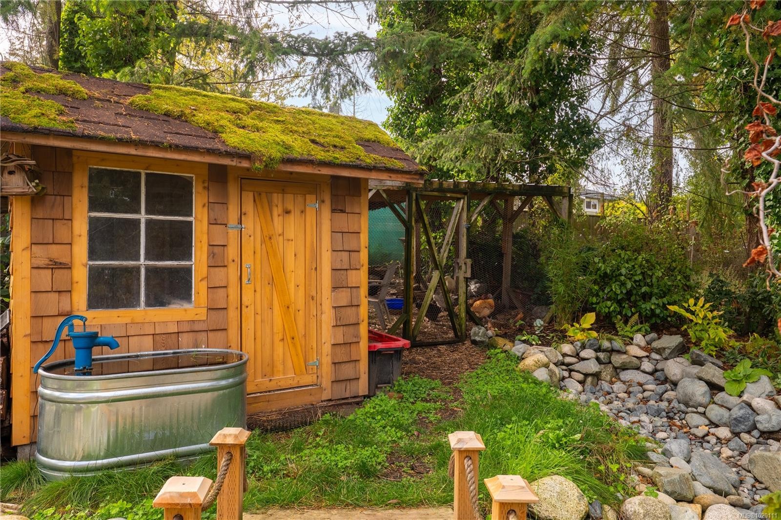 6869 Philip Rd, Lantzville, BC