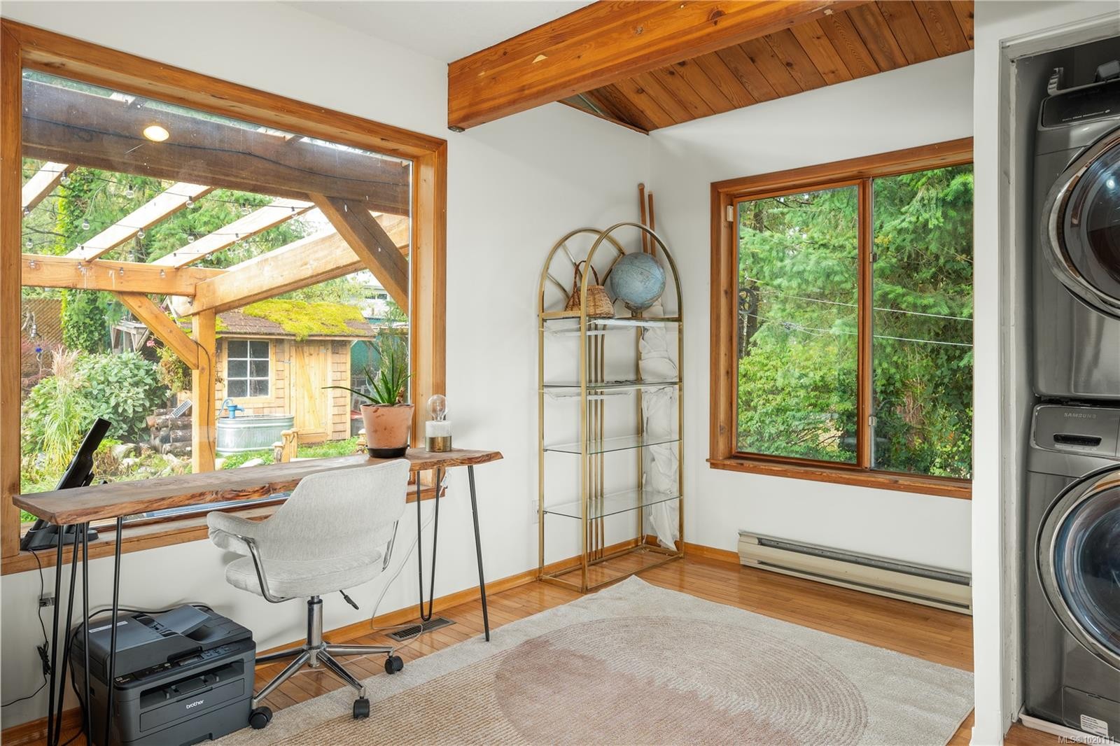 6869 Philip Rd, Lantzville, BC