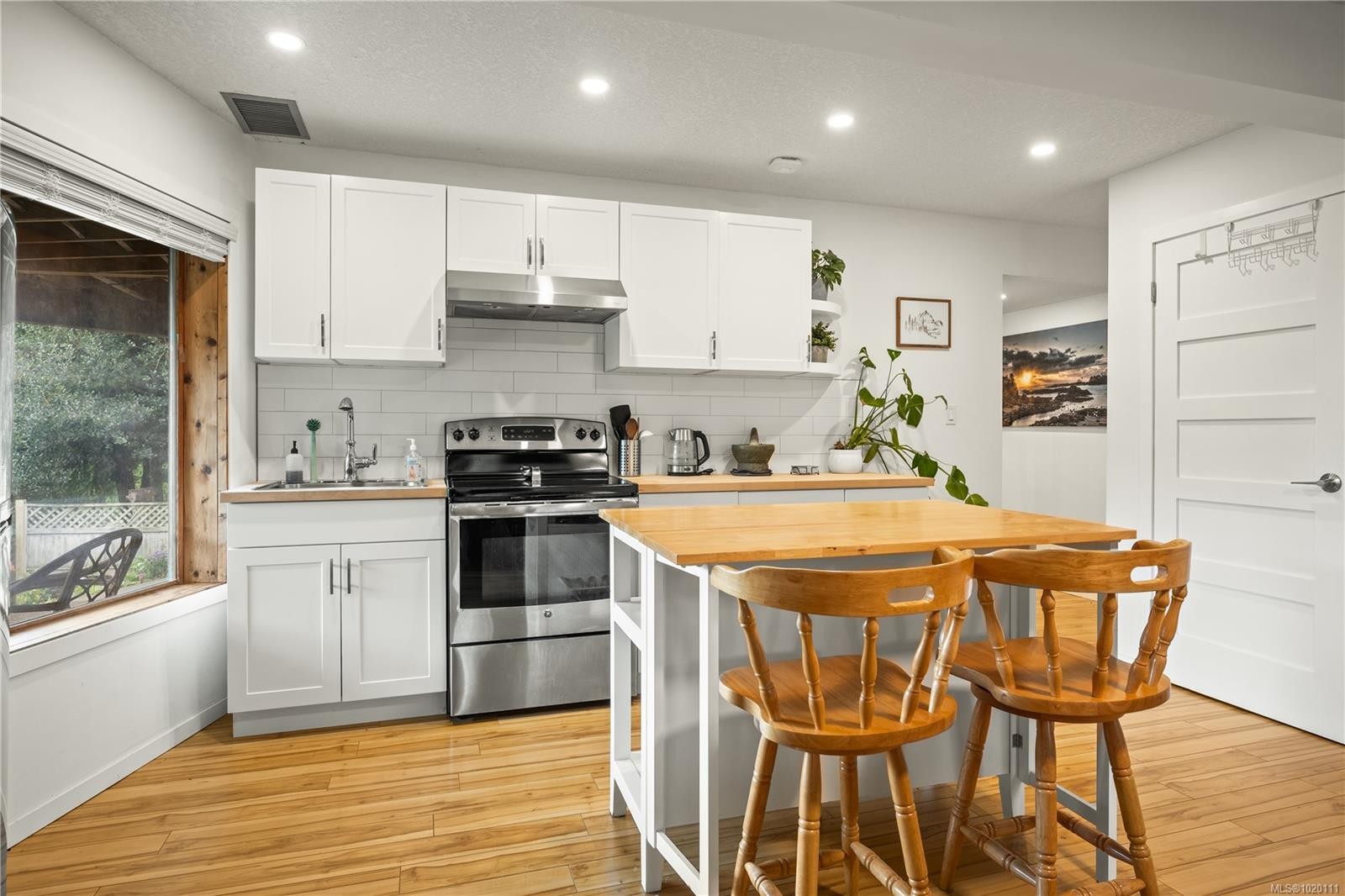 6869 Philip Rd, Lantzville, BC