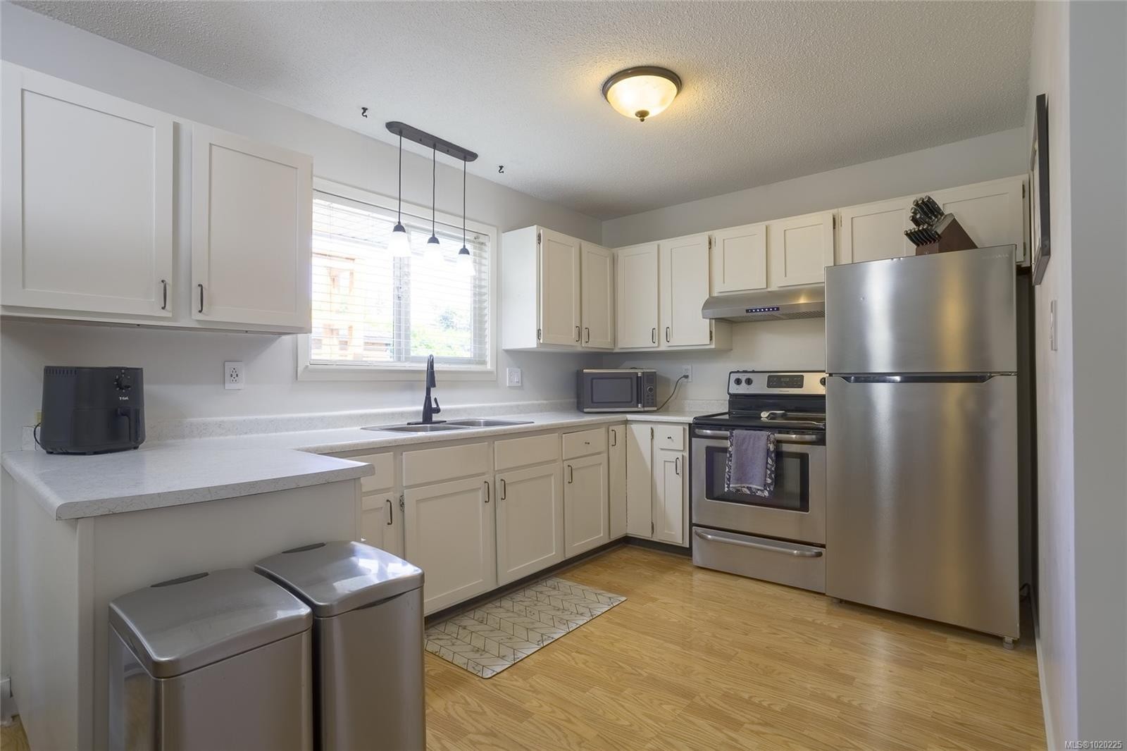 6144 Edgehill Pl, Duncan, BC