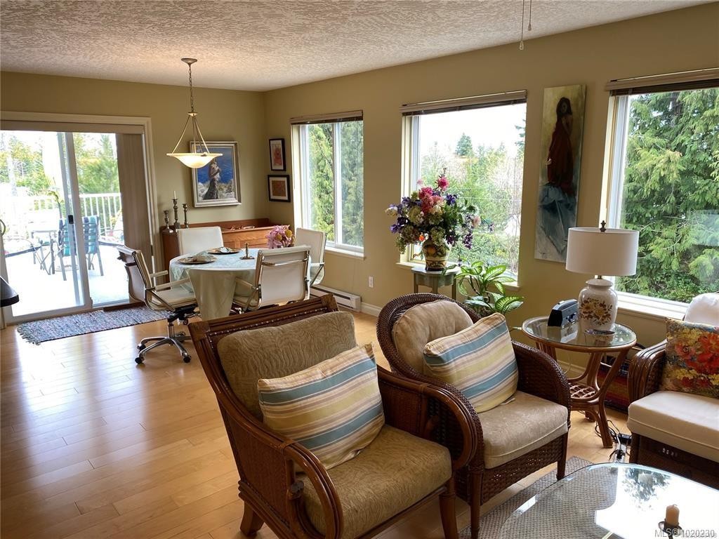 1731 Dar'S Pl, Qualicum Beach, BC