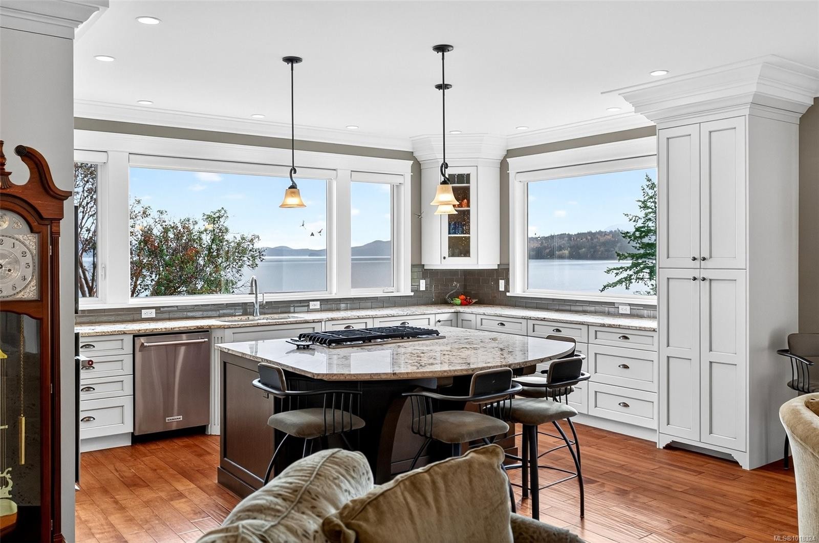 2851 Whiskey Point Rd, Mill Bay, BC