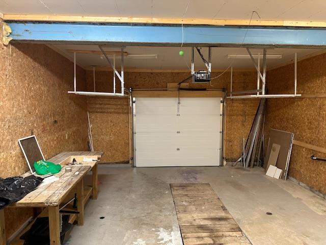 113 Centennial Drive, Schreiber, ON - Indoor Photo Showing Garage