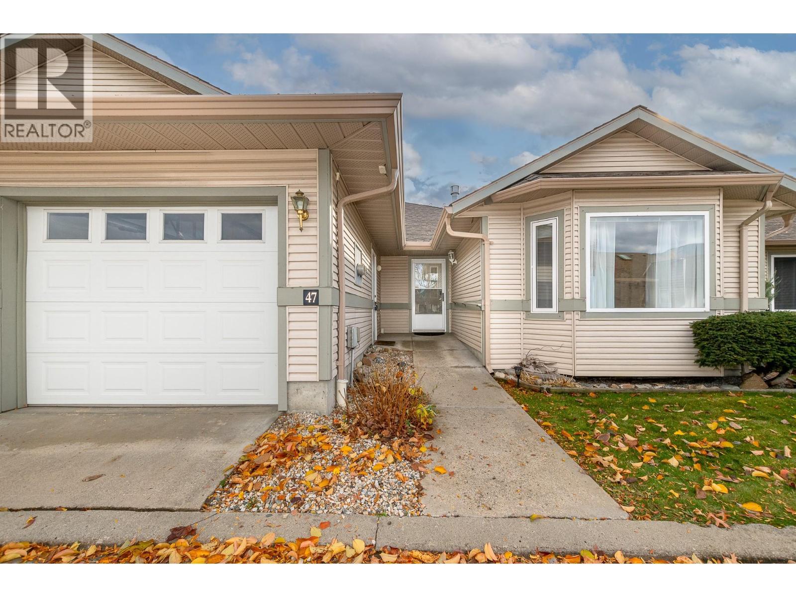 111 Harbourfront Drive Nw Unit# 47, Salmon Arm, BC - Outdoor