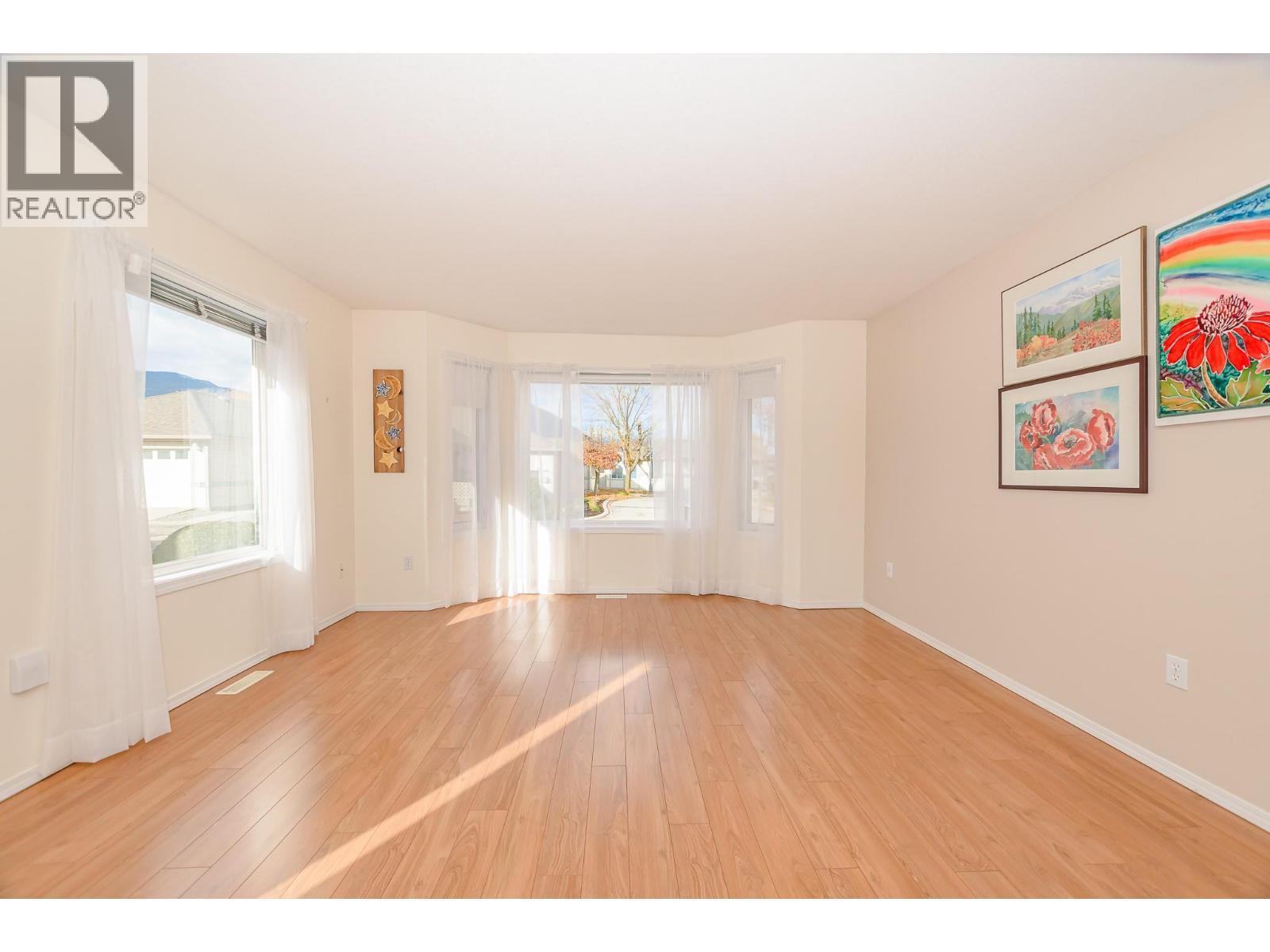 111 Harbourfront Drive Nw Unit# 47, Salmon Arm, BC - Indoor Photo Showing Other Room