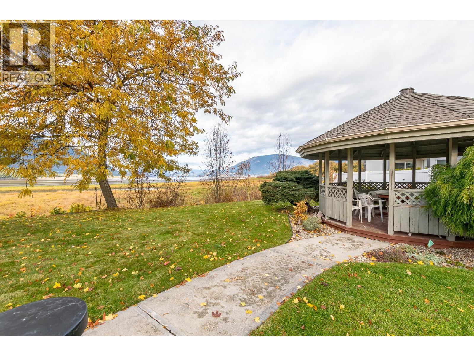 111 Harbourfront Drive Nw Unit# 47, Salmon Arm, BC - Outdoor