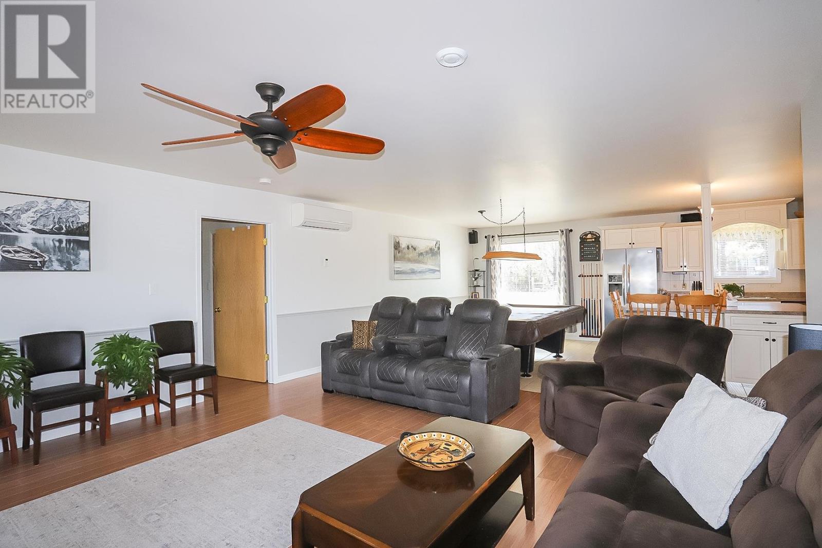 2233 Hilton Rd, Hilton Beach, ON - Indoor Photo Showing Living Room