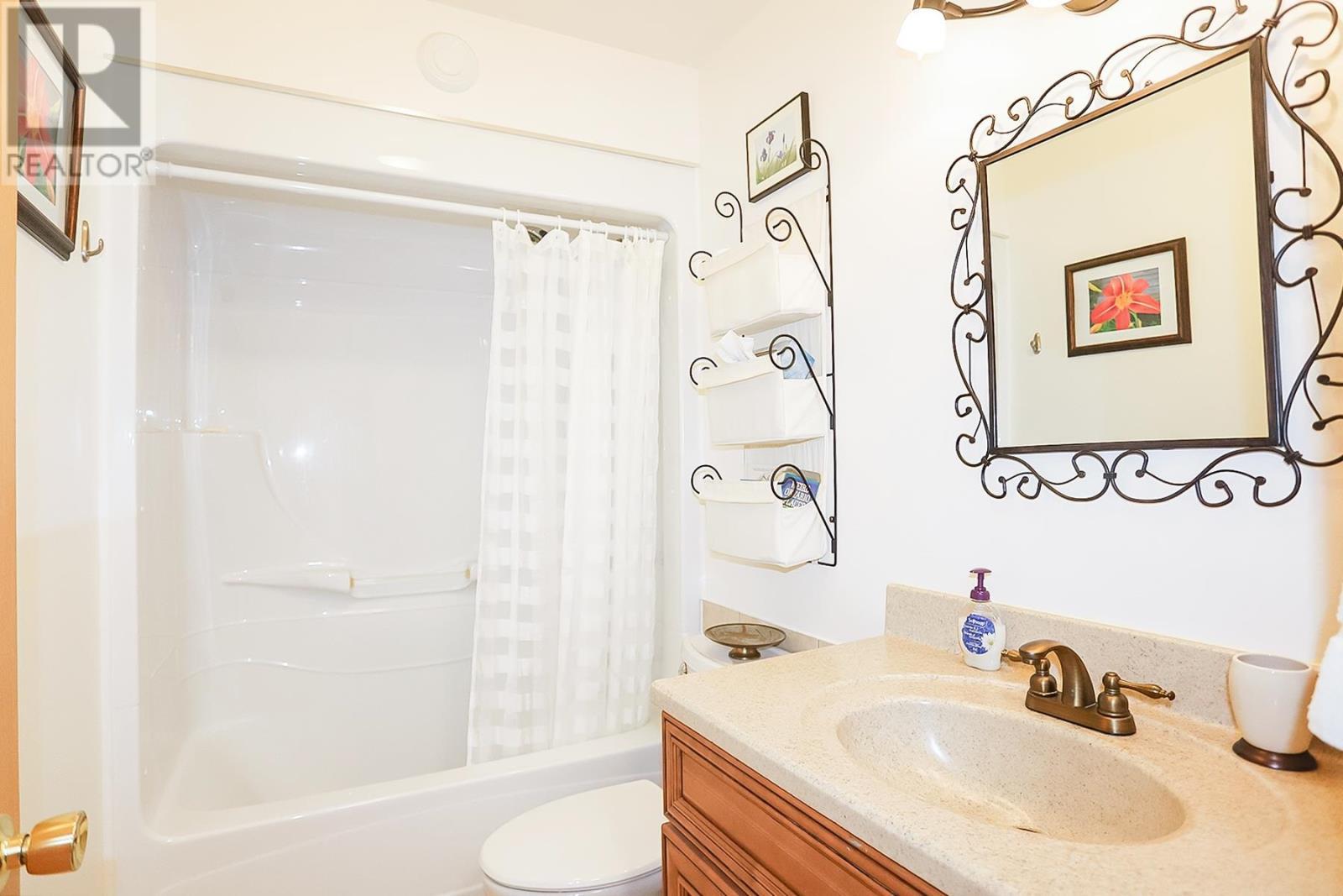 2233 Hilton Rd, Hilton Beach, ON - Indoor Photo Showing Bathroom