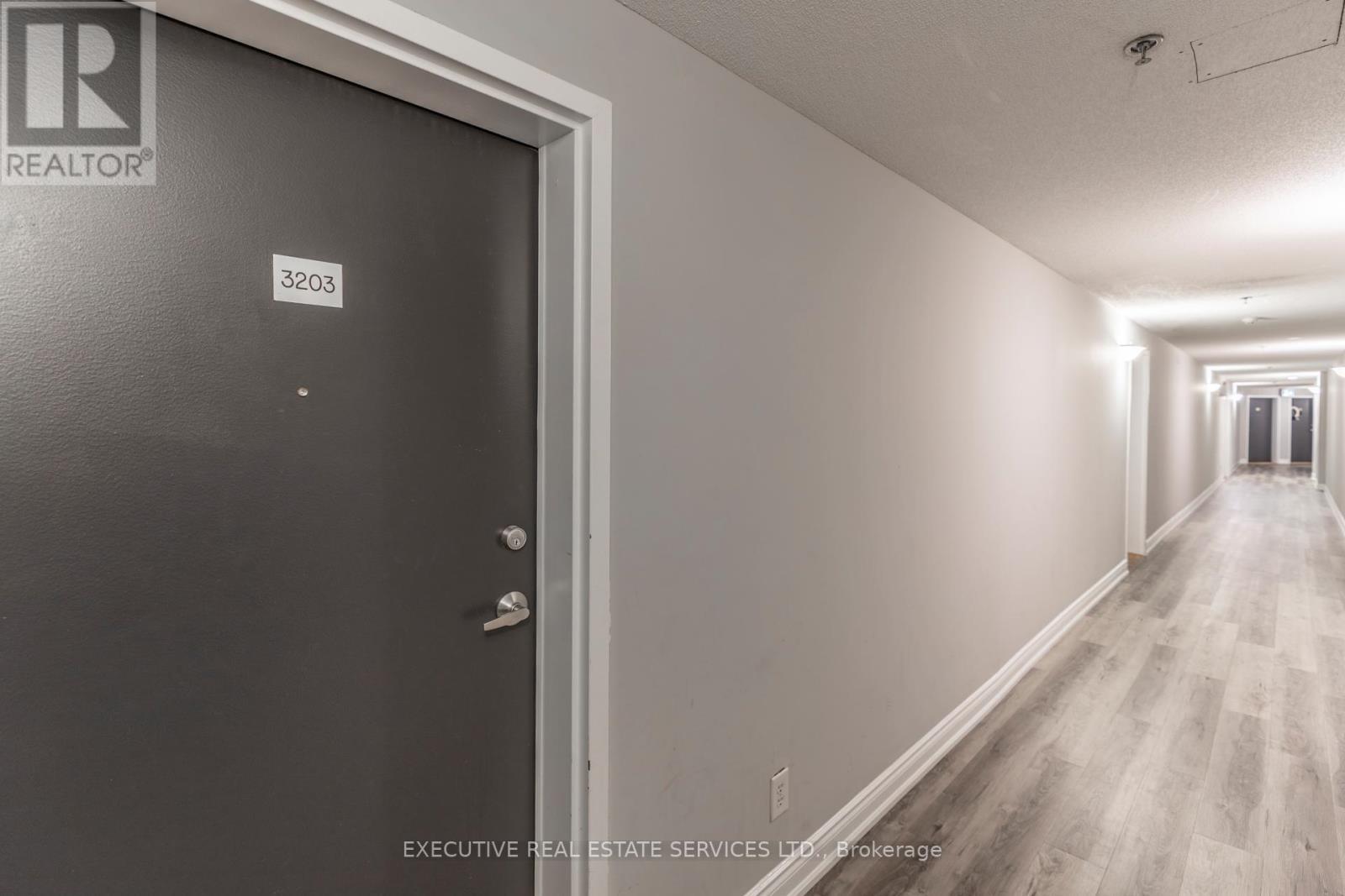 #203 - 4 Dayspring Circle, Brampton, ON - Indoor Photo Showing Other Room