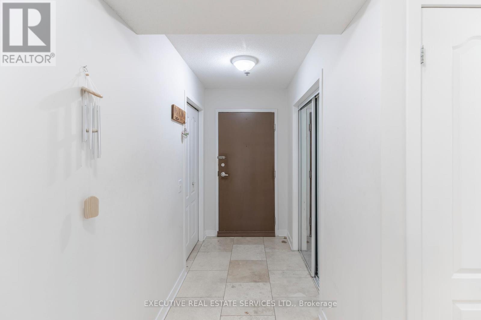 #203 - 4 Dayspring Circle, Brampton, ON - Photo Showing Other Room