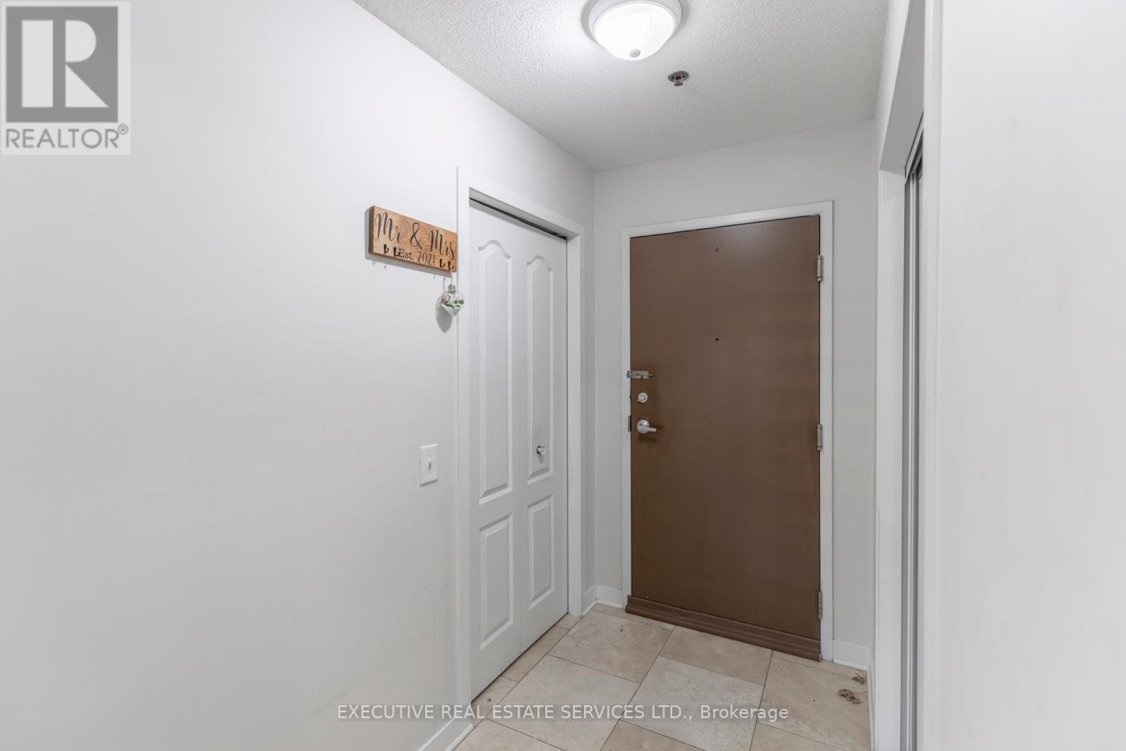 #203 - 4 Dayspring Circle, Brampton, ON - Indoor Photo Showing Other Room