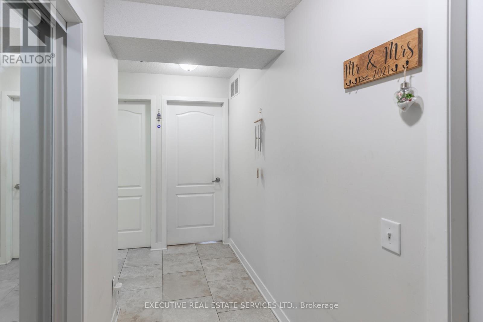 #203 - 4 Dayspring Circle, Brampton, ON - Indoor Photo Showing Other Room