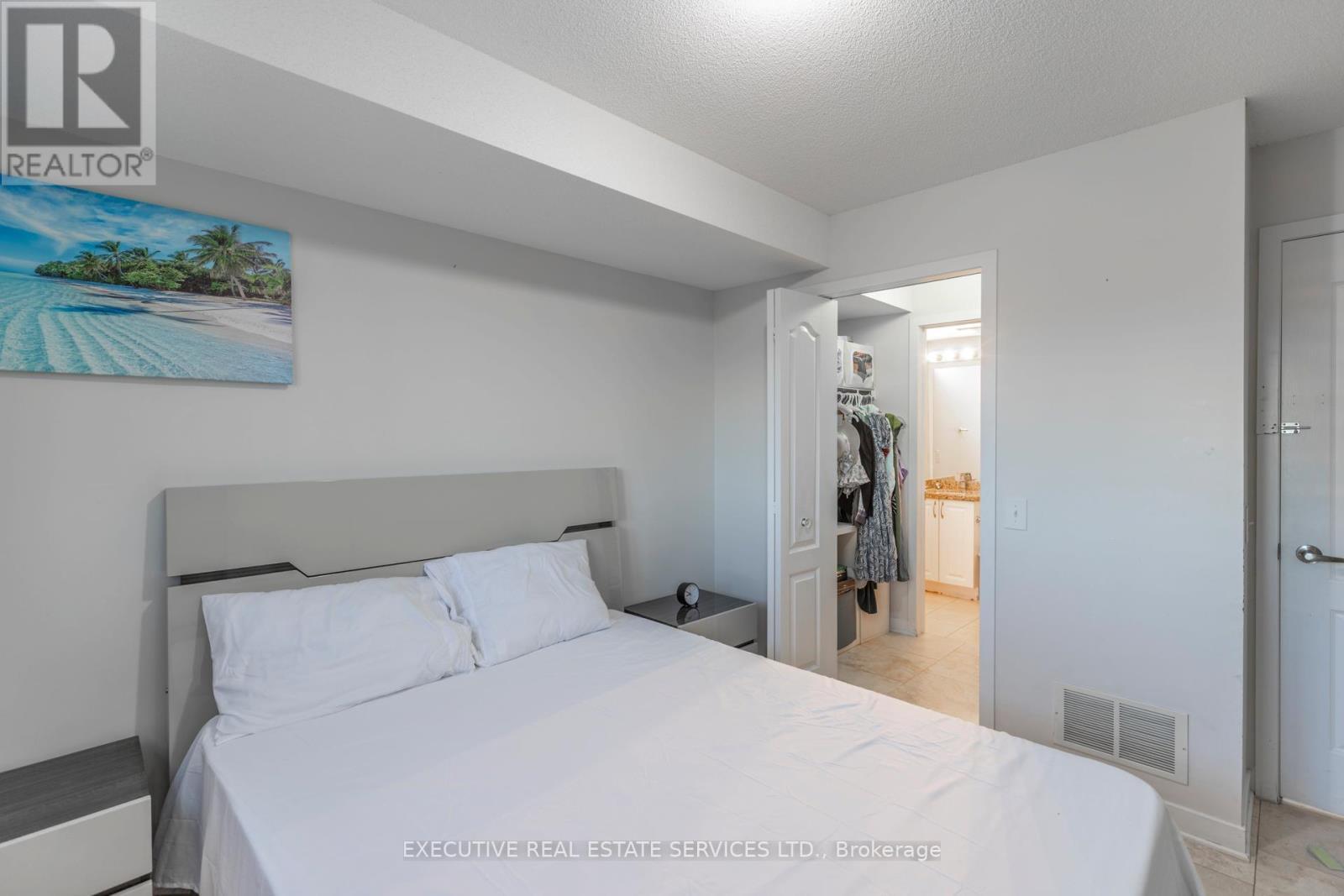 #203 - 4 Dayspring Circle, Brampton, ON - Indoor Photo Showing Bedroom