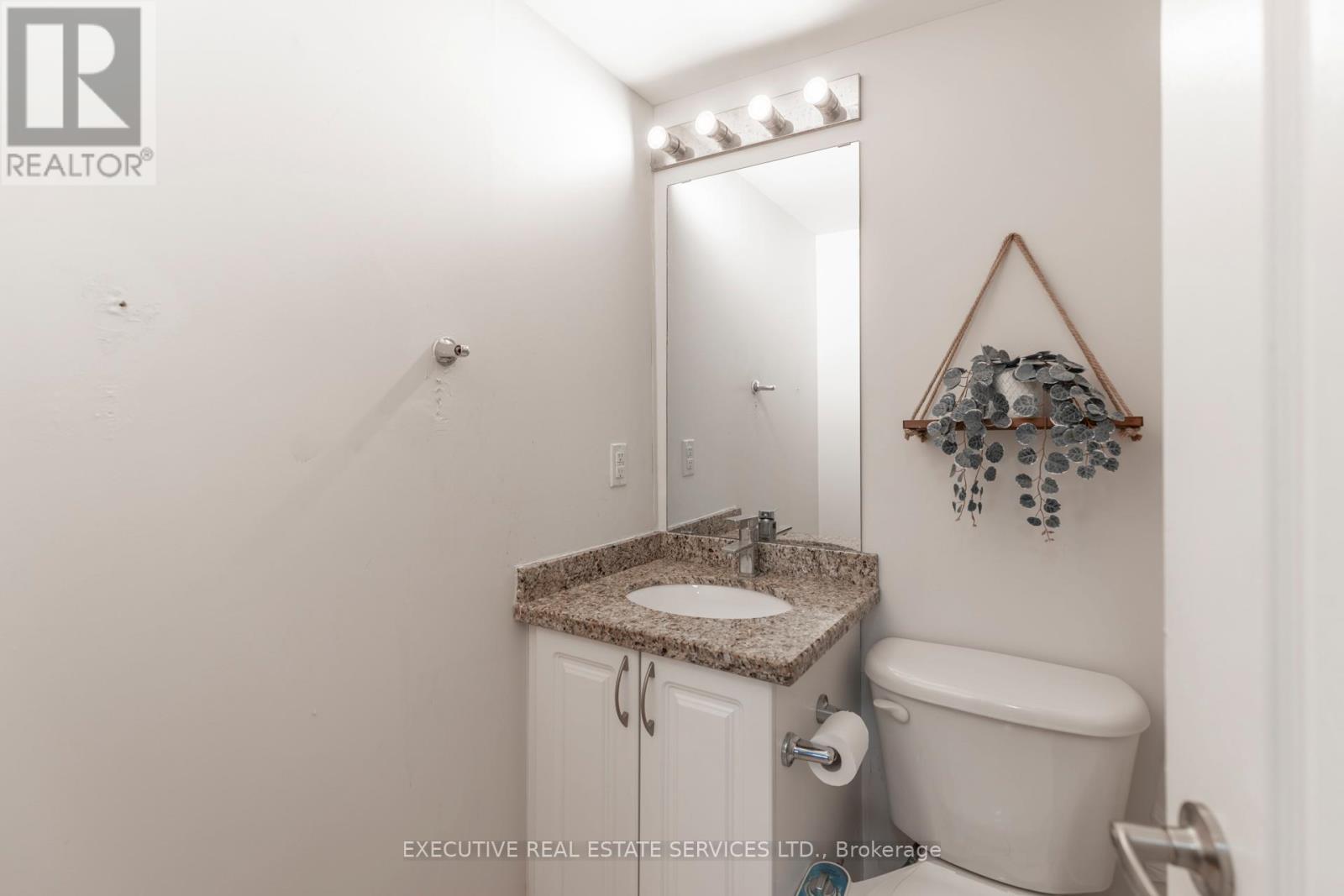 #203 - 4 Dayspring Circle, Brampton, ON - Indoor Photo Showing Bathroom