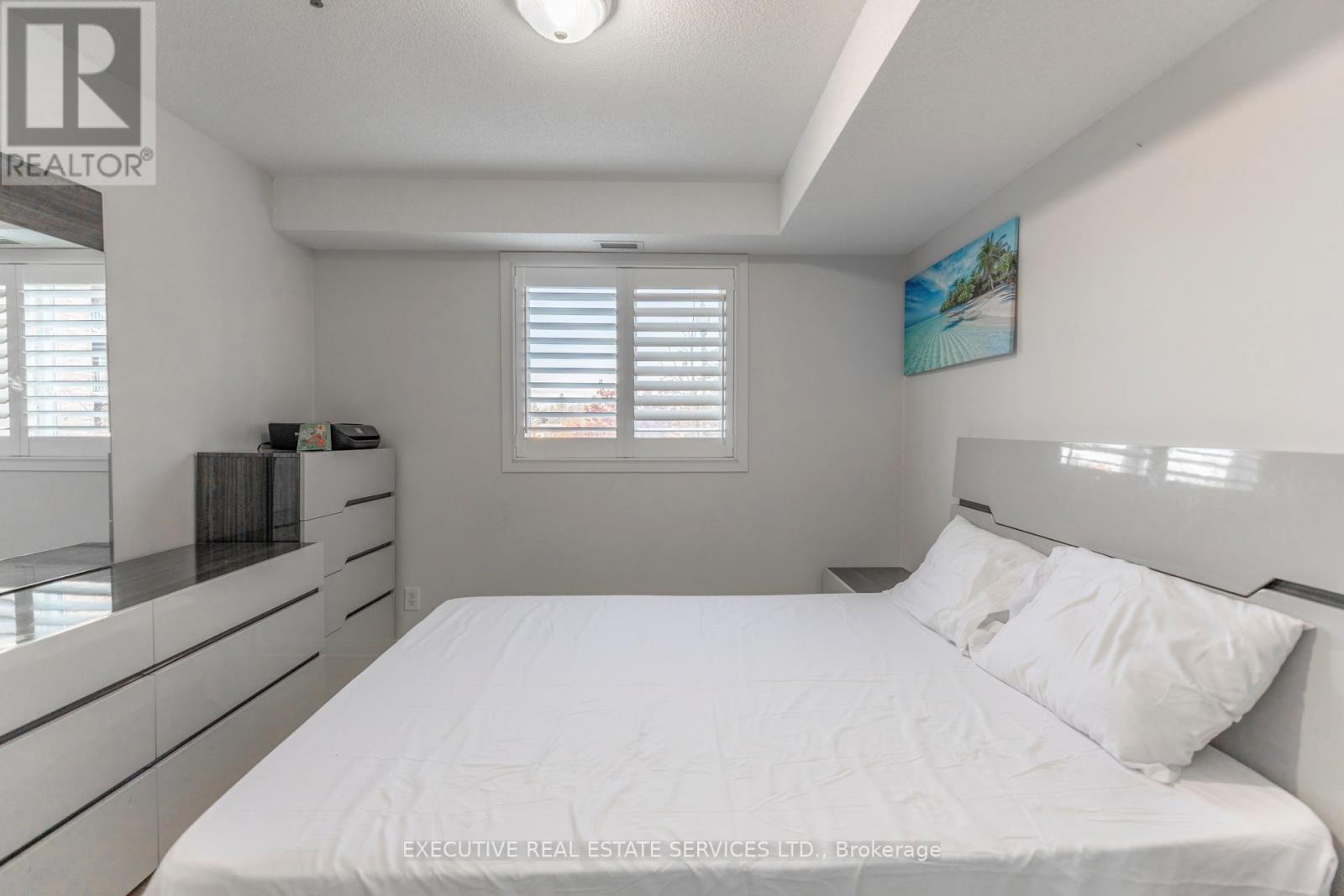 #203 - 4 Dayspring Circle, Brampton, ON - Indoor Photo Showing Bedroom