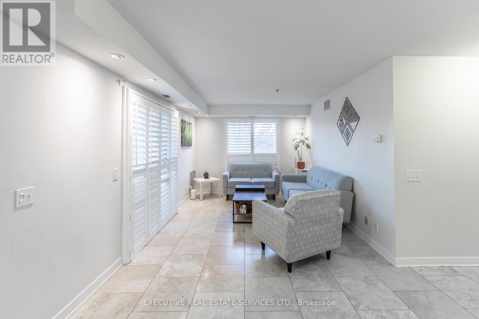 #203 - 4 Dayspring Circle, Brampton, ON - Indoor