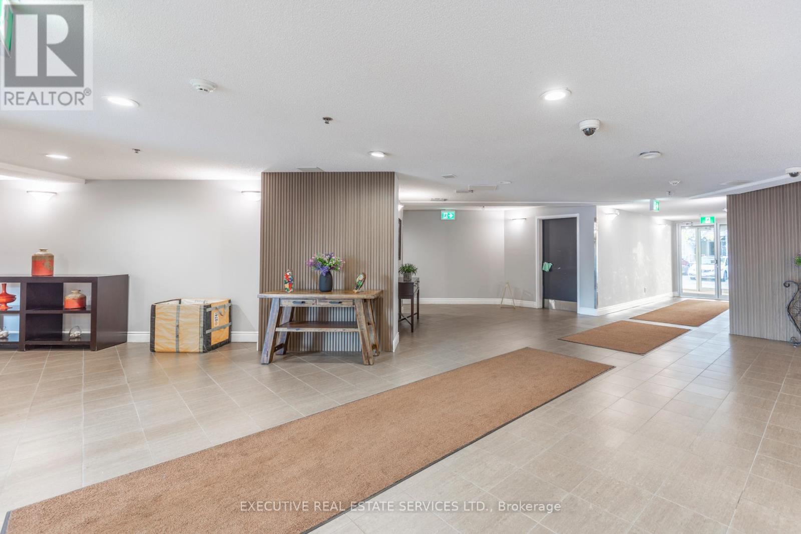 #203 - 4 Dayspring Circle, Brampton, ON - Indoor Photo Showing Other Room