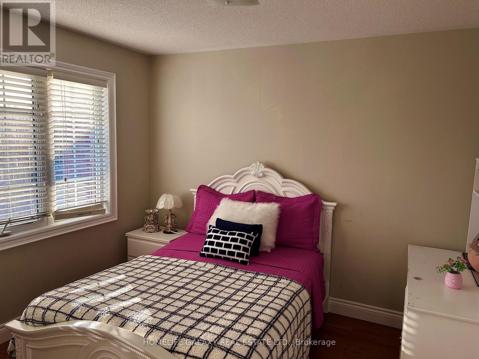 69 Crown Victoria Drive, Brampton, ON - Indoor Photo Showing Bedroom