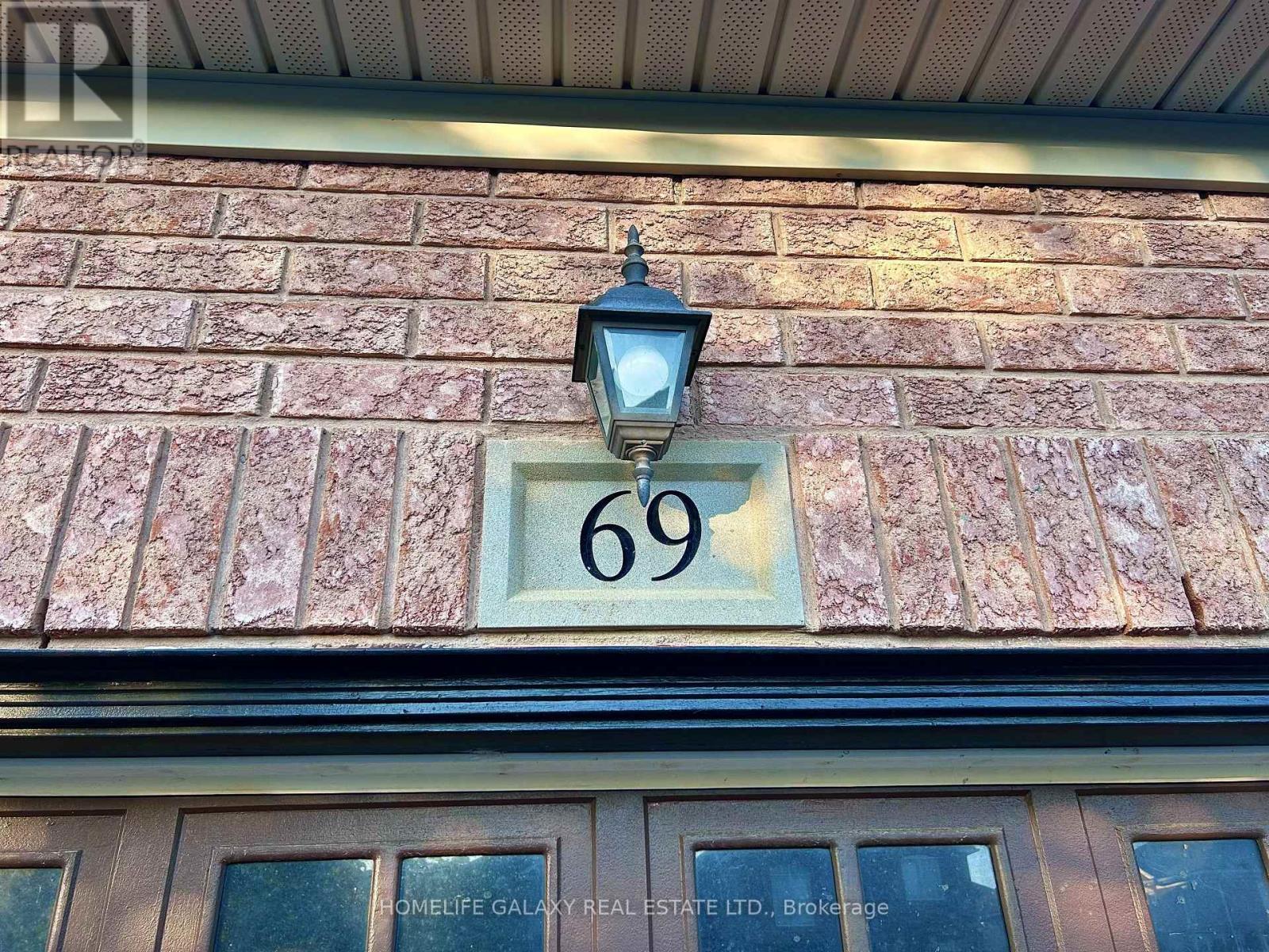 69 Crown Victoria Drive, Brampton, ON - Outdoor