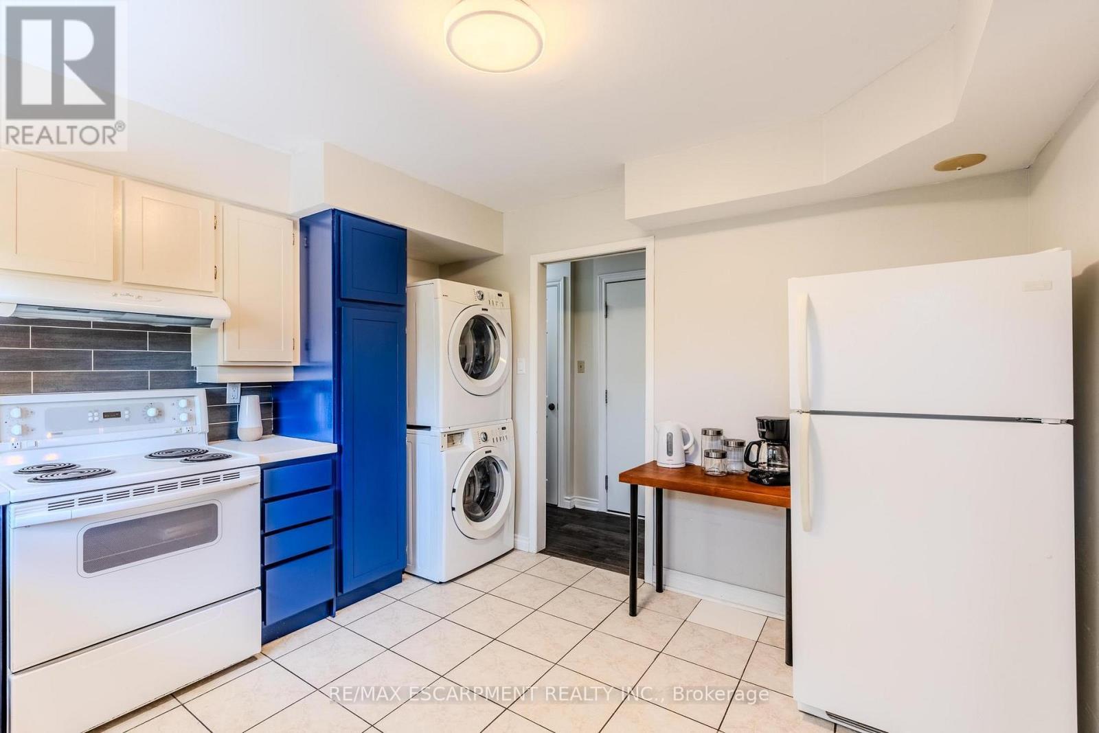 172 Hanover Place, Hamilton, ON - Indoor Photo Showing Laundry Room