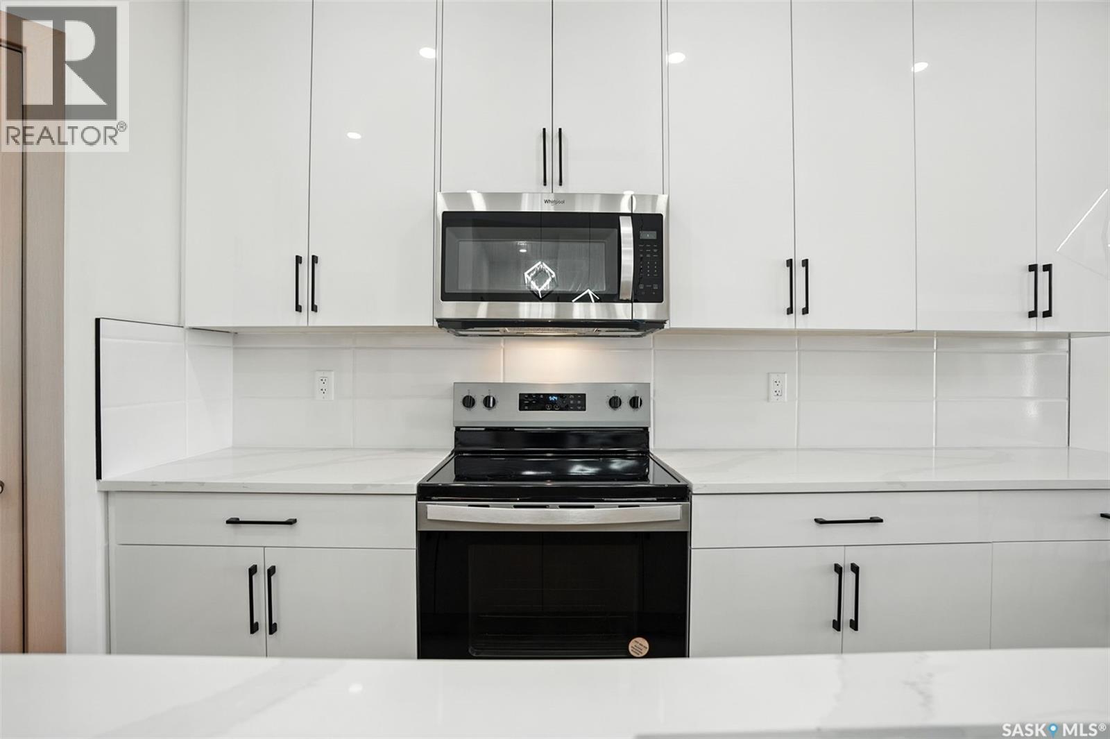 151 1509 Richardson Road, Saskatoon, SK - Indoor Photo Showing Kitchen With Upgraded Kitchen