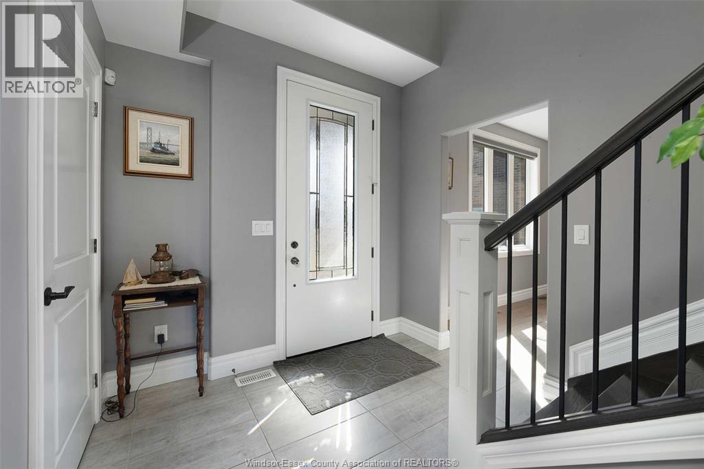 202 Summer Street, Lakeshore, ON - Indoor Photo Showing Other Room