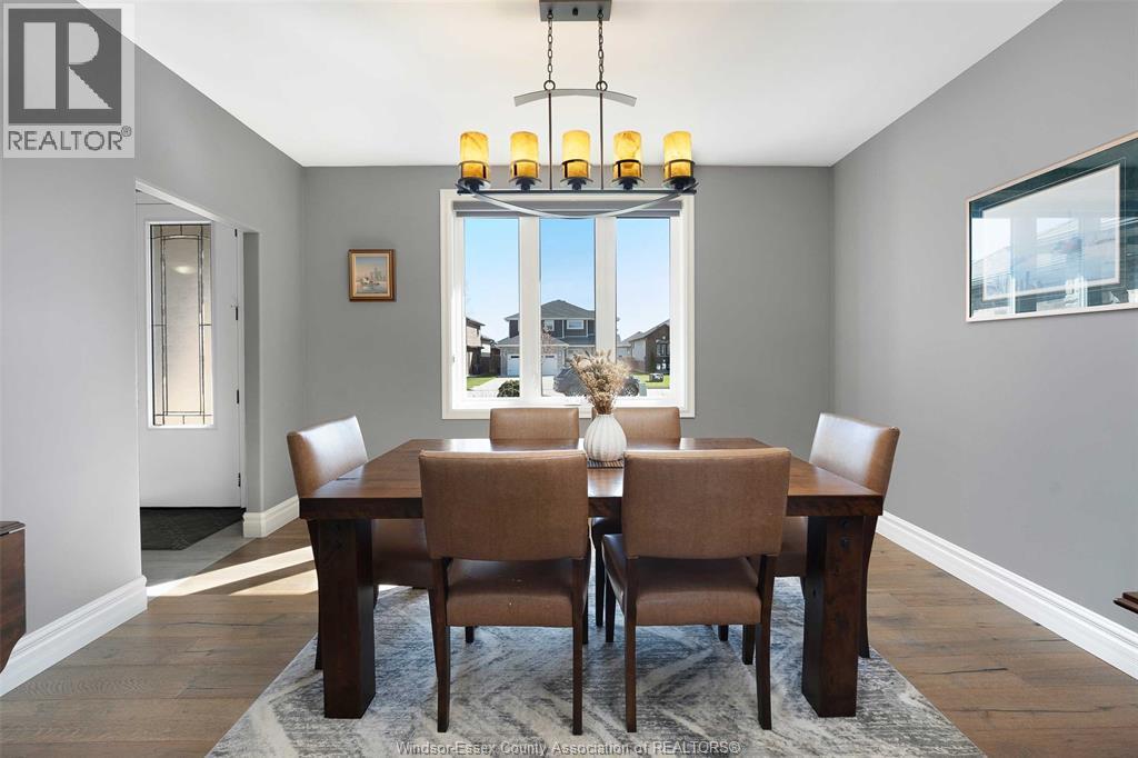 202 Summer Street, Lakeshore, ON - Indoor Photo Showing Dining Room