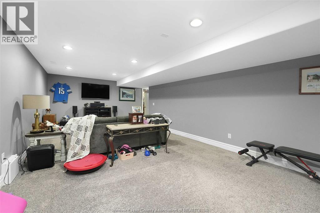 202 Summer Street, Lakeshore, ON - Indoor