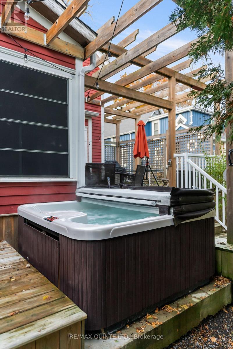 349 Main Street, Prince Edward County (Bloomfield Ward), ON - Outdoor