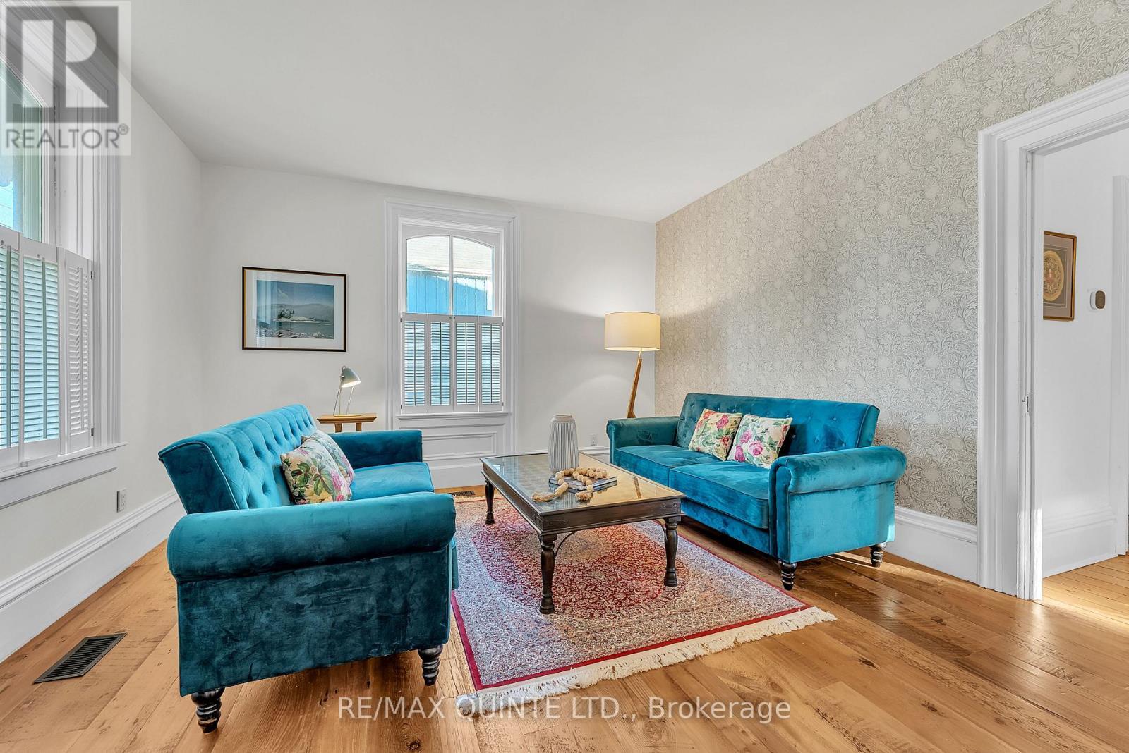 349 Main Street, Prince Edward County (Bloomfield Ward), ON - Indoor Photo Showing Living Room