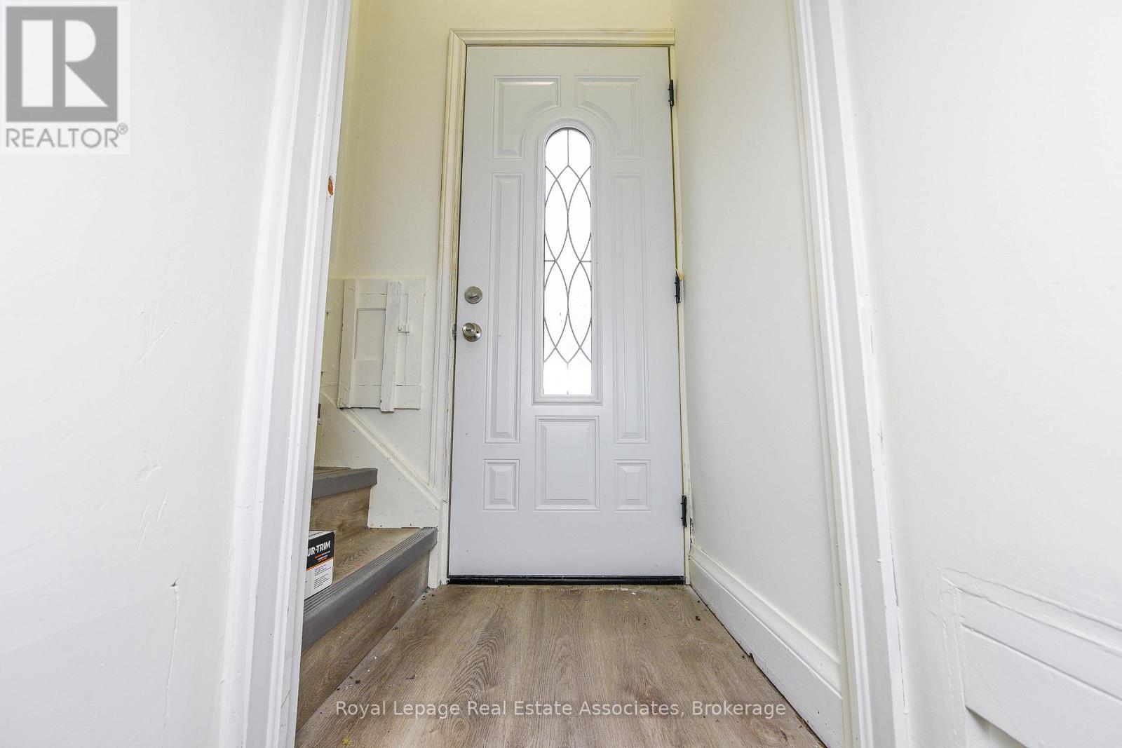 1561 Hurontario Street, Mississauga, ON