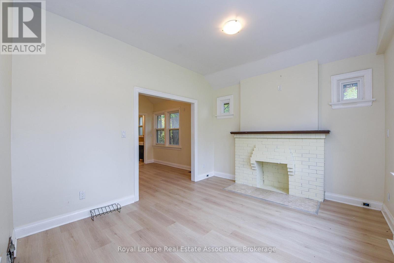 1561 Hurontario Street, Mississauga, ON