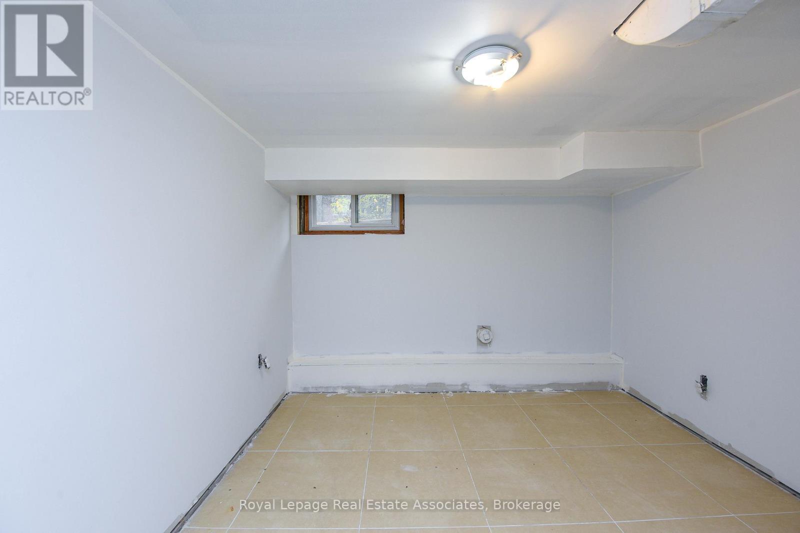 1561 Hurontario Street, Mississauga, ON