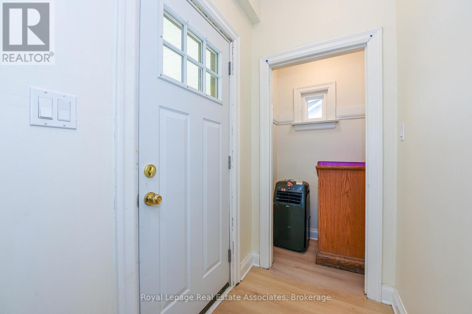 1561 Hurontario Street, Mississauga, ON