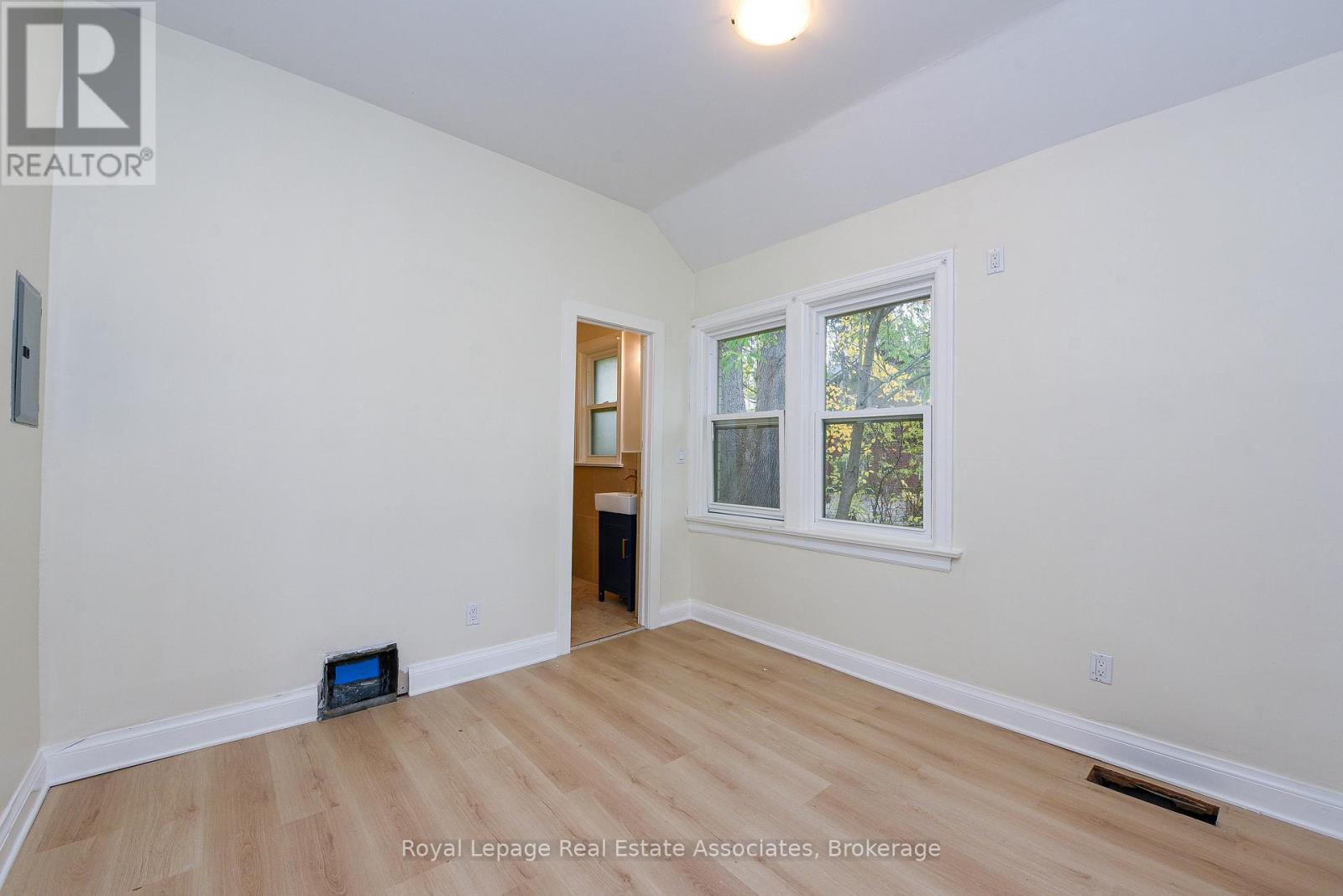 1561 Hurontario Street, Mississauga, ON