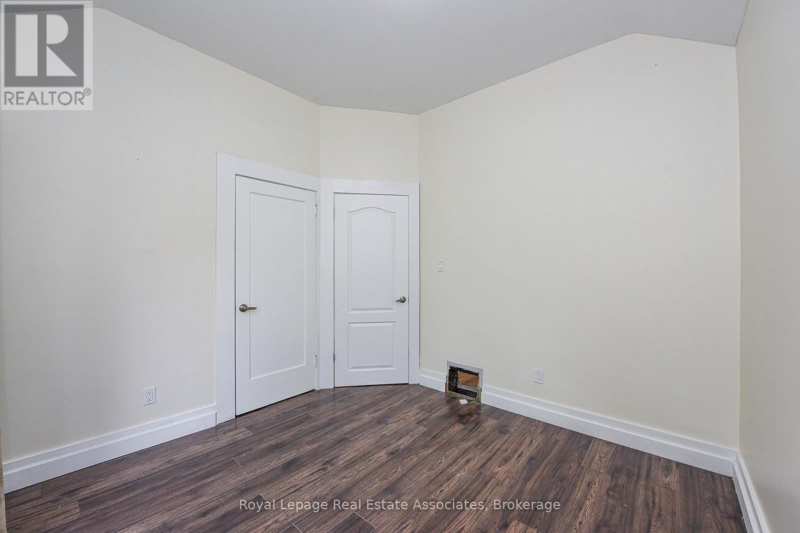 1561 Hurontario Street, Mississauga, ON