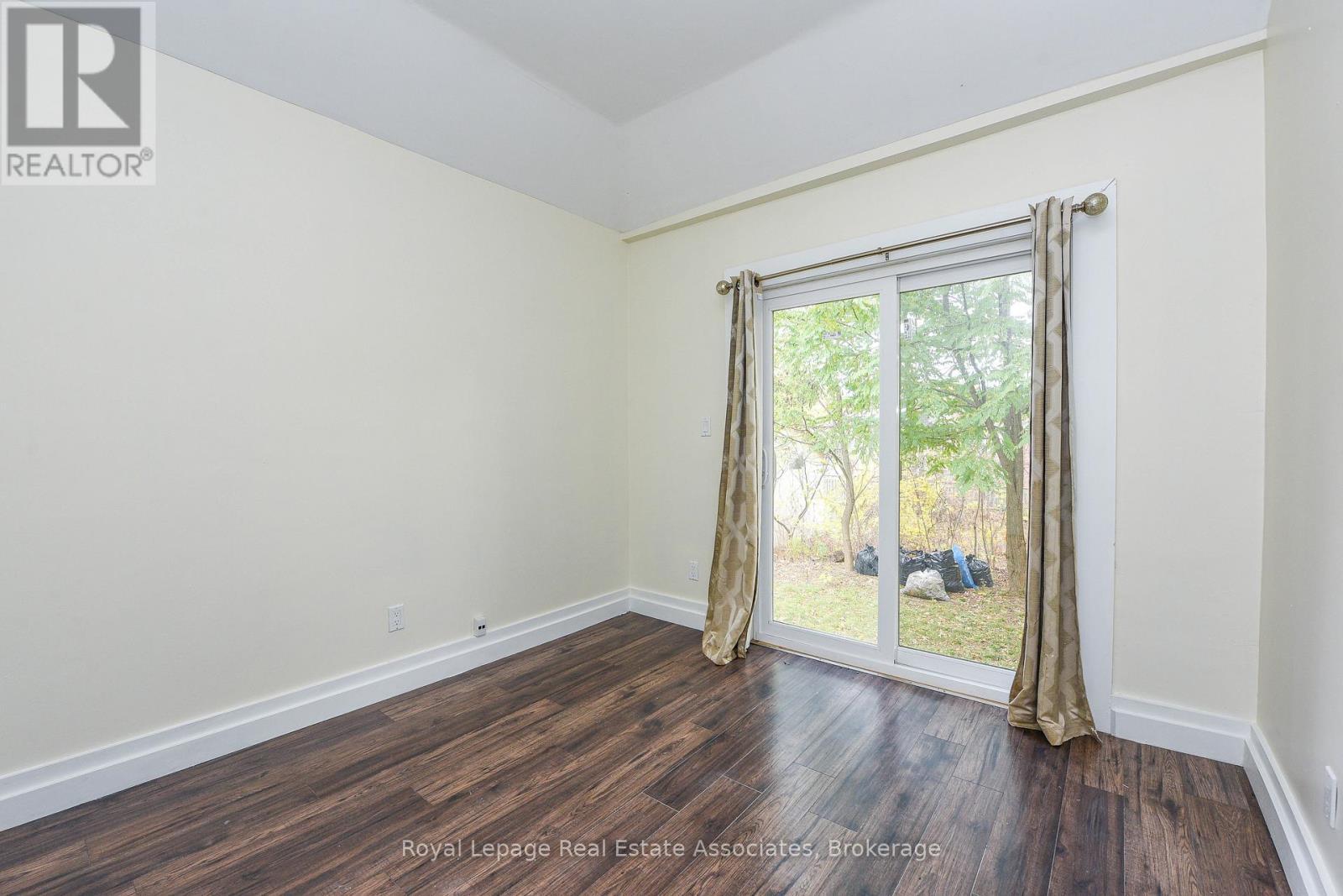 1561 Hurontario Street, Mississauga, ON