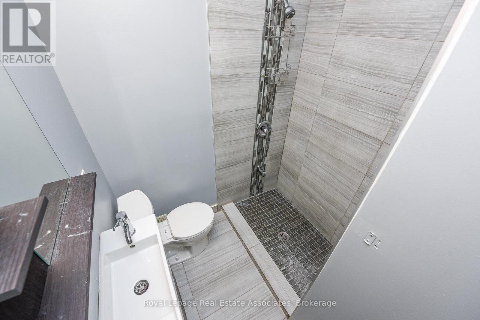 1561 Hurontario Street, Mississauga, ON